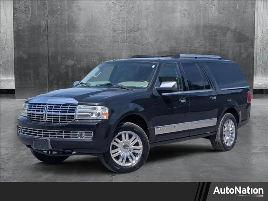 2012 Lincoln Navigator L photo 1