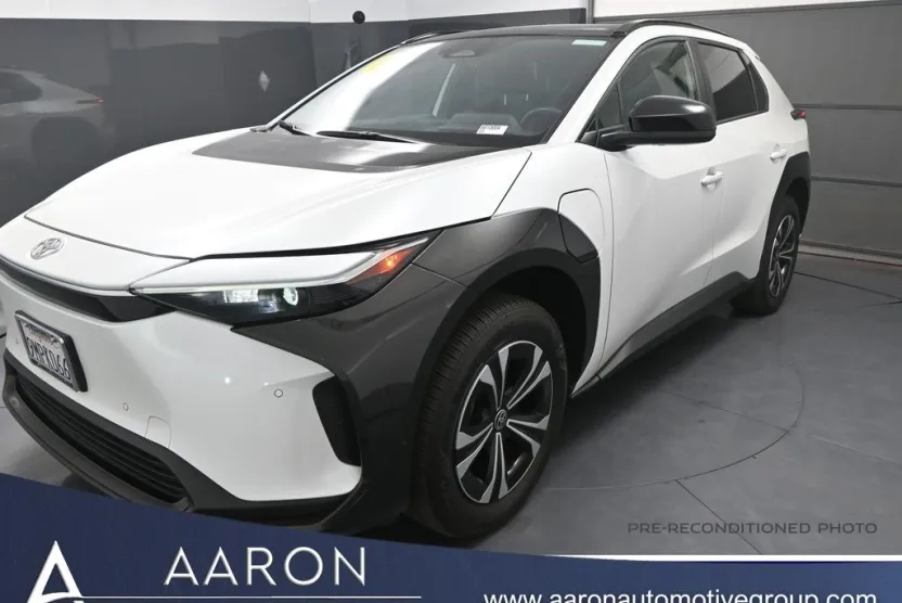 2024 Toyota bZ4X XLE photo 1