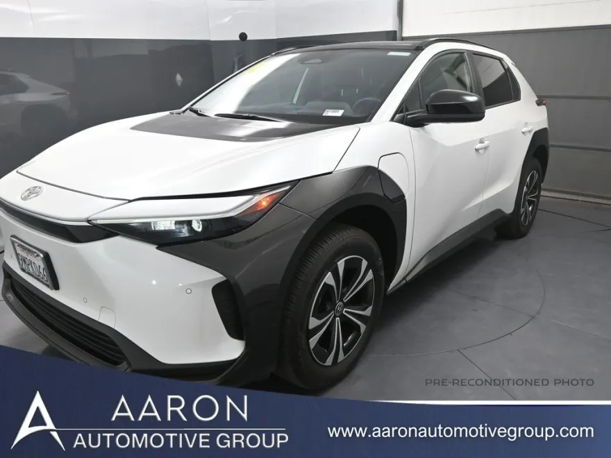 2024 Toyota bZ4X XLE photo 1