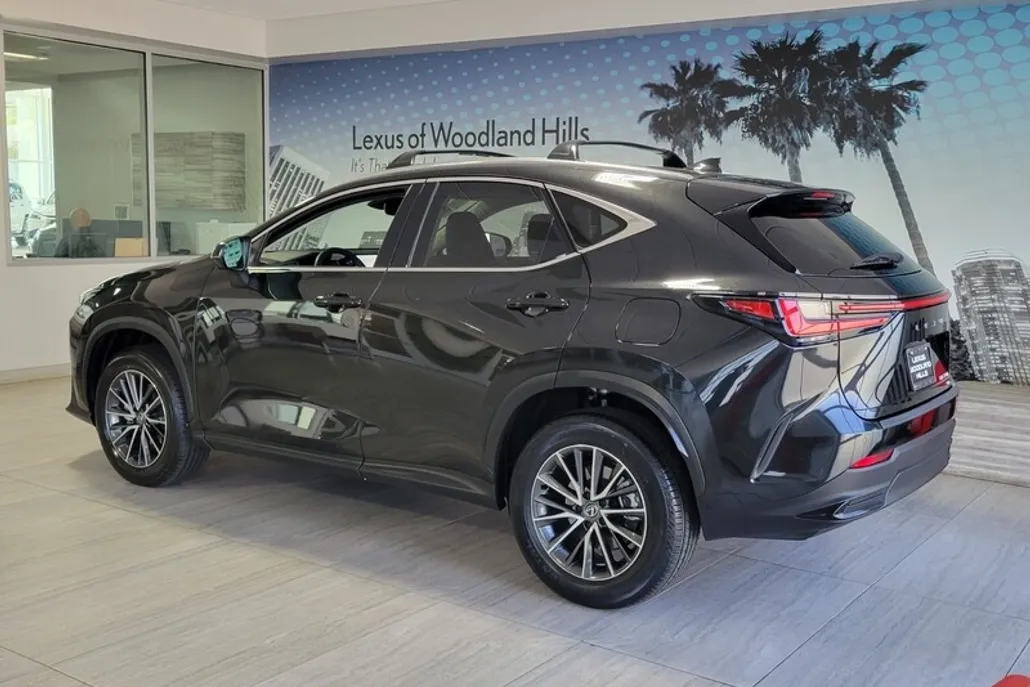 2025 Lexus NX 350h Premium AWD photo 1
