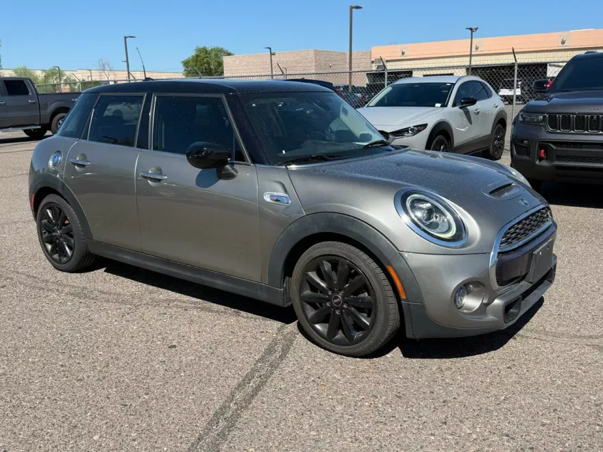 2020 Mini Cooper 4 Door Hardtop Signature photo 1