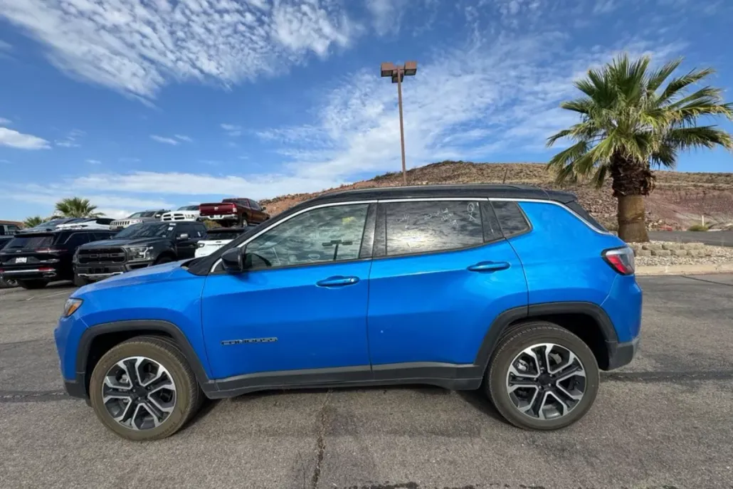 2023 Jeep Compass Limited photo 1