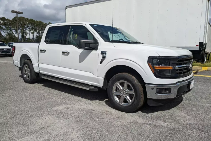 2025 Ford F-150 XLT photo 1