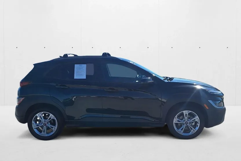 2023 Hyundai Kona SEL photo 1
