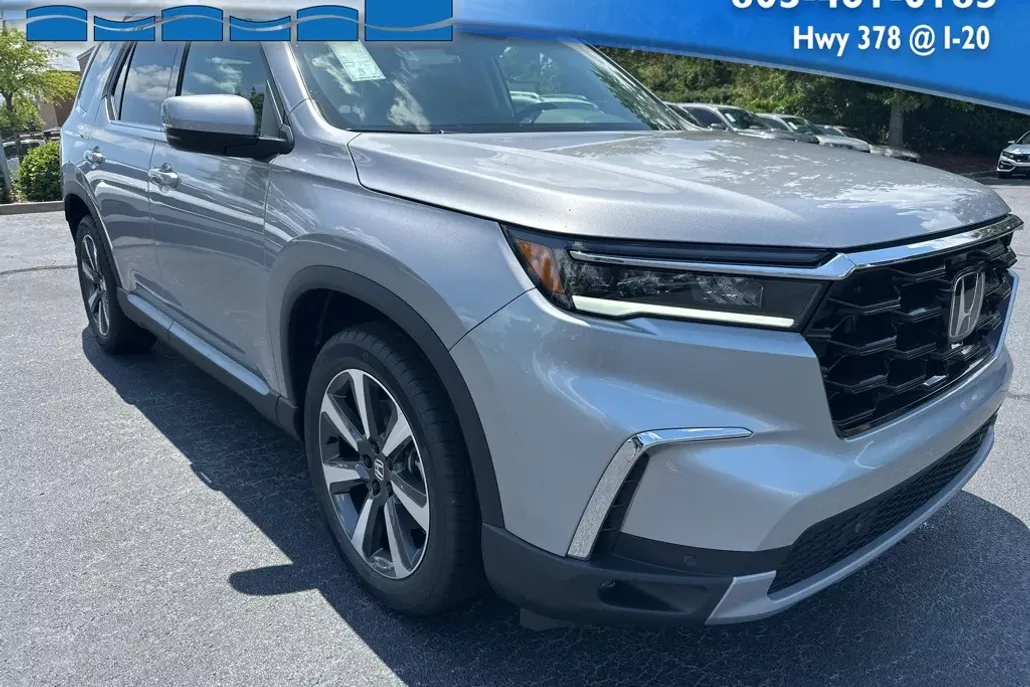2025 Honda Pilot Touring photo 1