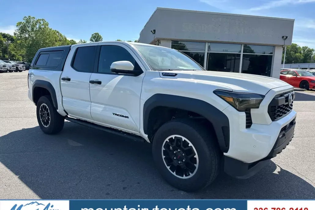 2024 Toyota Tacoma TRD photo 1