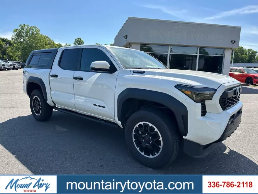 2024 Toyota Tacoma TRD photo 1