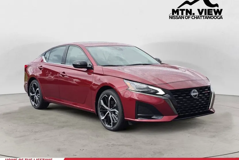 2025 Nissan Altima SR photo 1