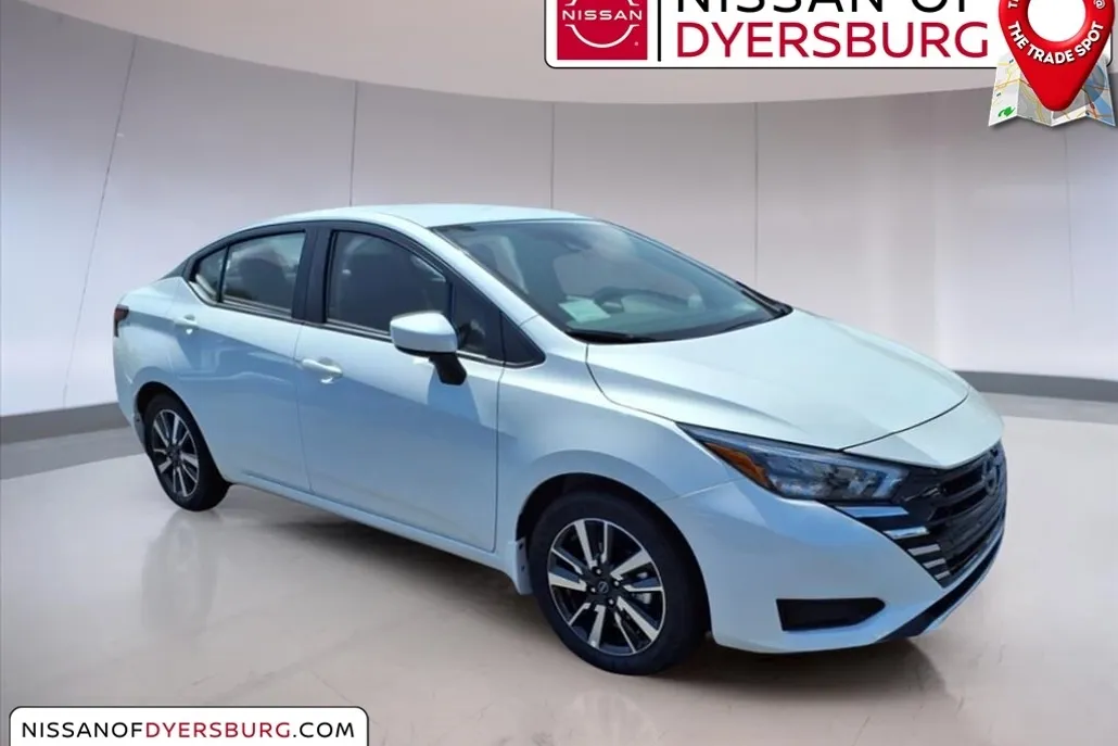 2025 Nissan Versa 1.6 SV photo 1