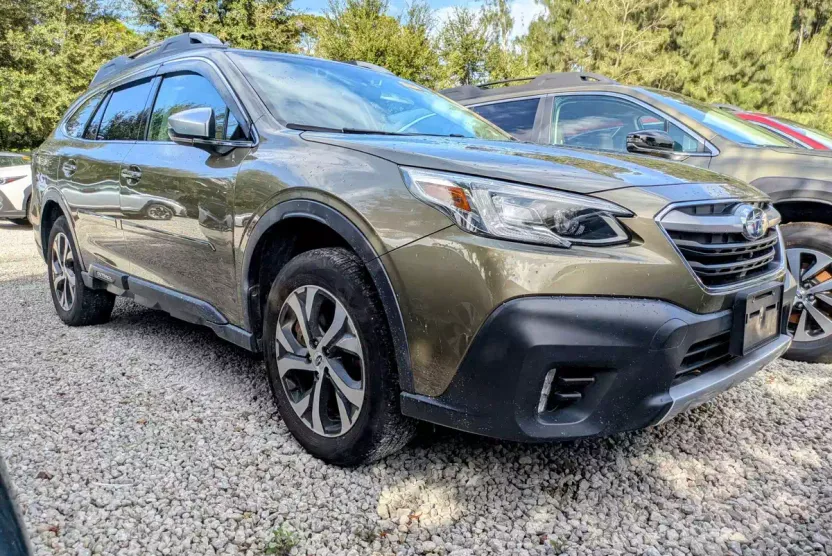 2022 Subaru Outback Touring photo 1