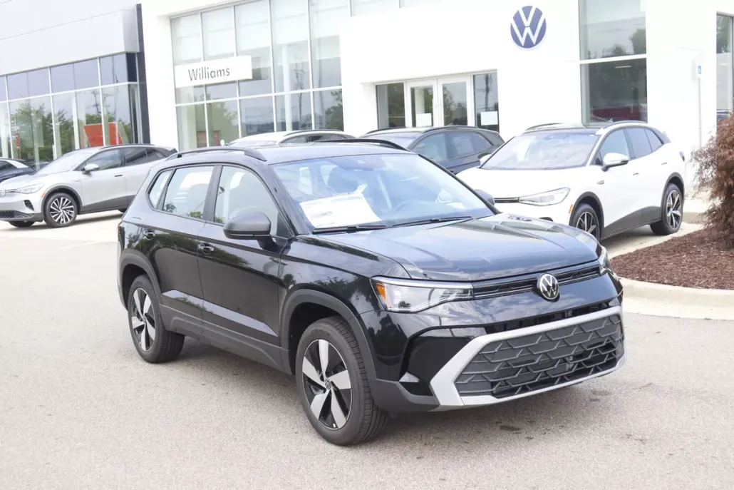 2026 Volkswagen Atlas Cross Sport SE Technology photo 1