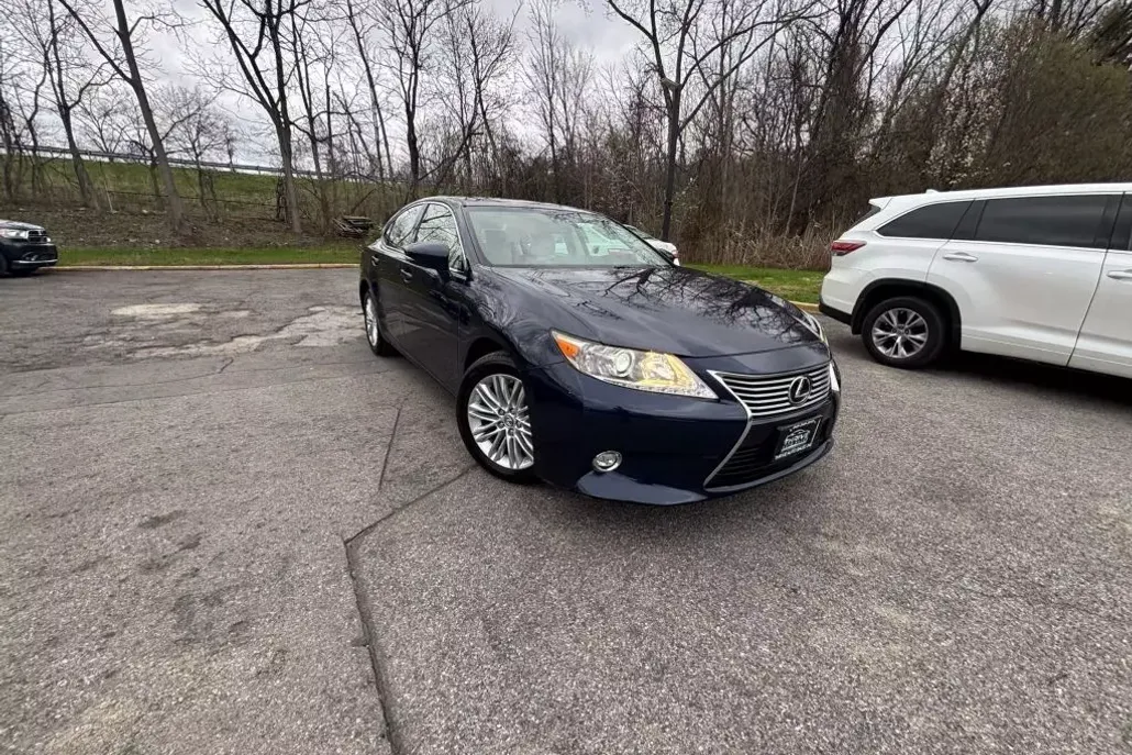 2015 Lexus ES 350 photo 1