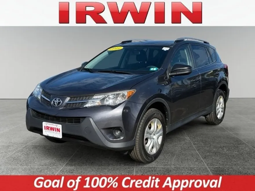 2015 Toyota RAV4 LE photo 1
