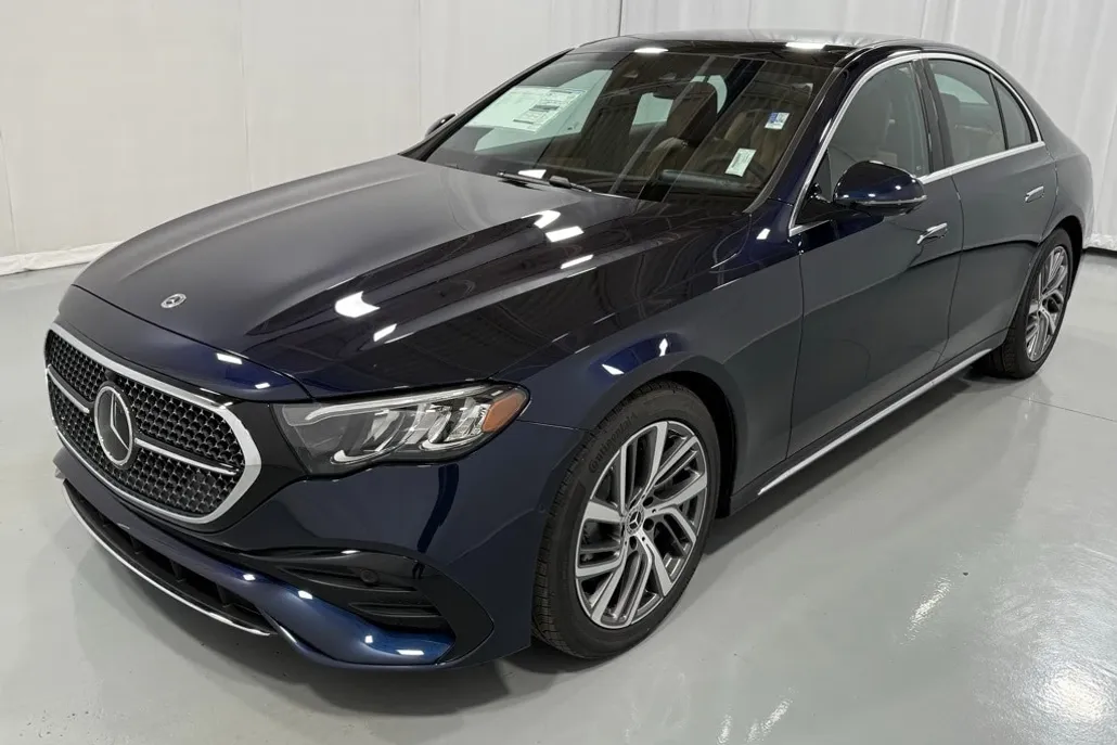 2026 Mercedes Benz E 4MATIC Sedan photo 1