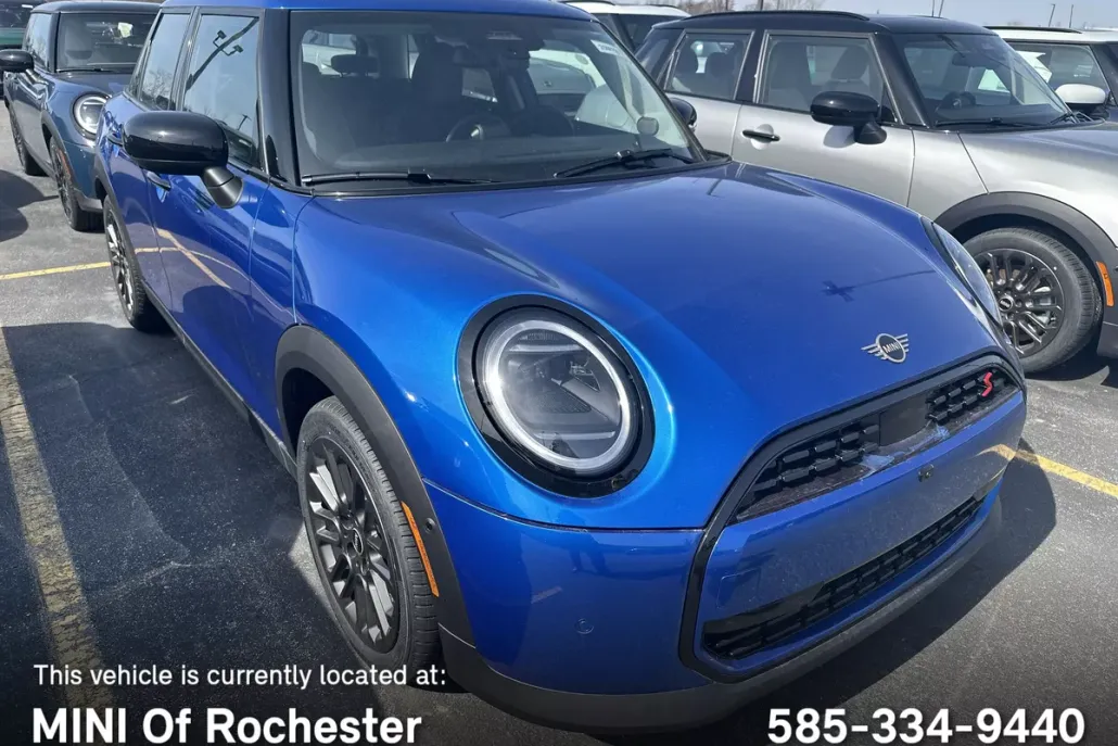 2025 Mini Cooper 4 Door Hardtop S photo 1