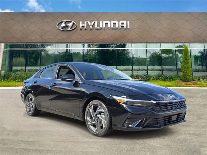 2025 Hyundai Elantra SEL Convenience photo 1
