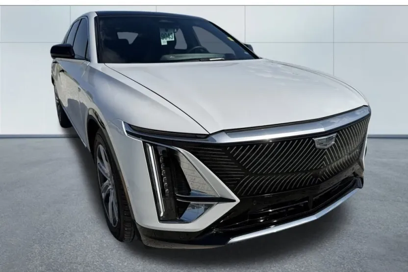 2024 Cadillac Lyriq Tech photo 1