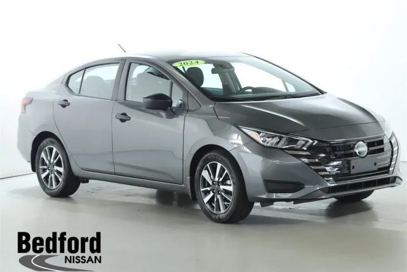 2024 Nissan Versa 1.6 Plus photo 1