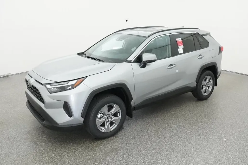 2025 Toyota RAV4 XLE photo 1