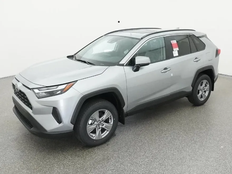 2025 Toyota RAV4 XLE photo 1