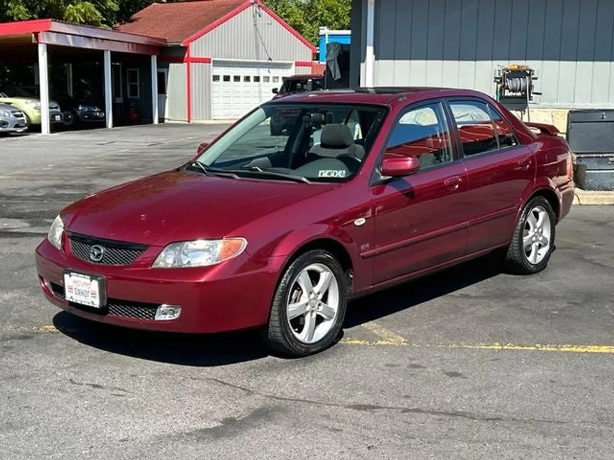 2003 Mazda Protege DX photo 1