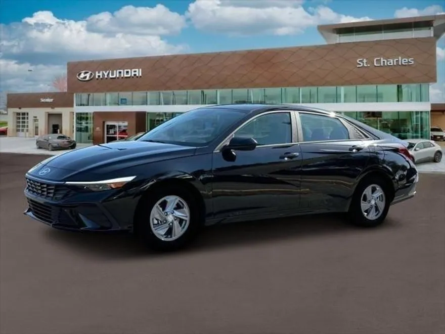 2025 Hyundai Elantra SE photo 1