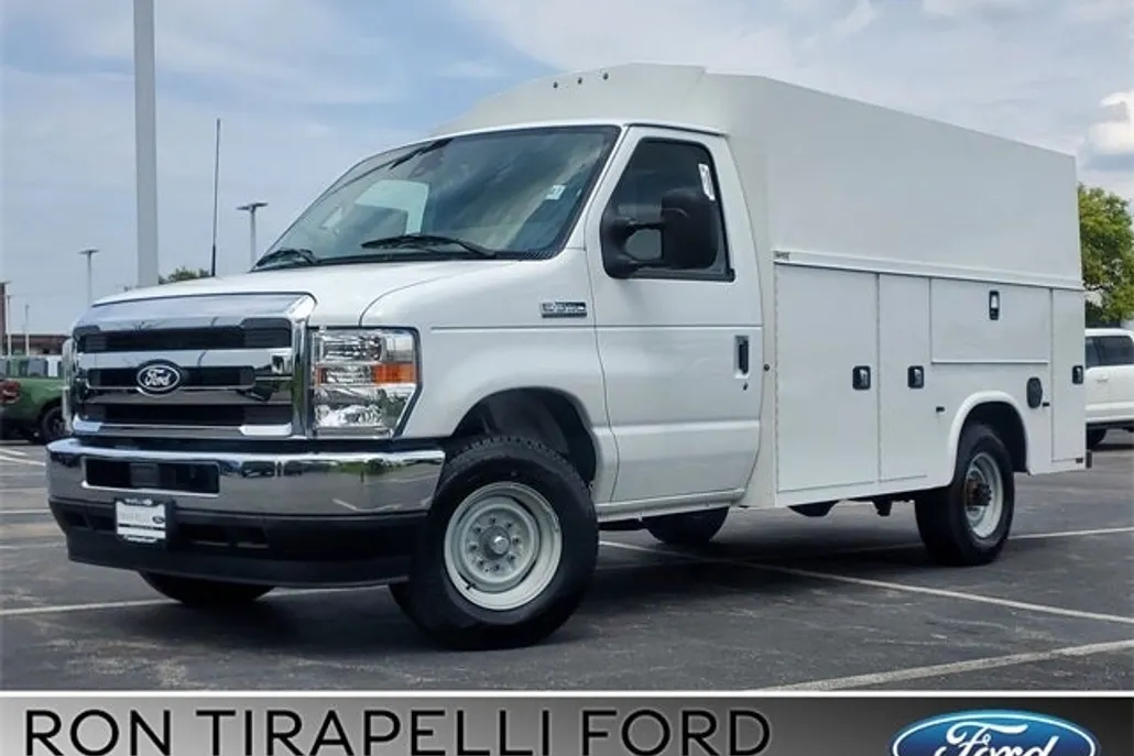 2026 Ford E-350 Base photo 1