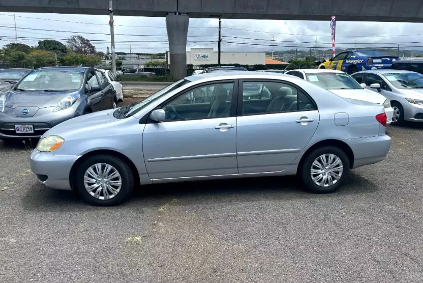 2007 Toyota Corolla LE photo 1