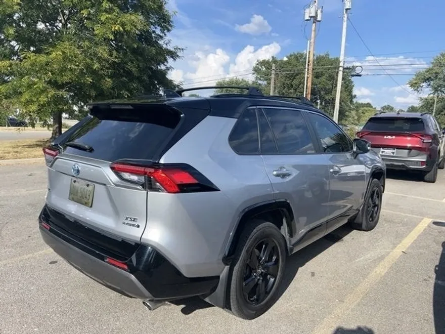 2021 Toyota RAV4 Hybrid XSE photo 1
