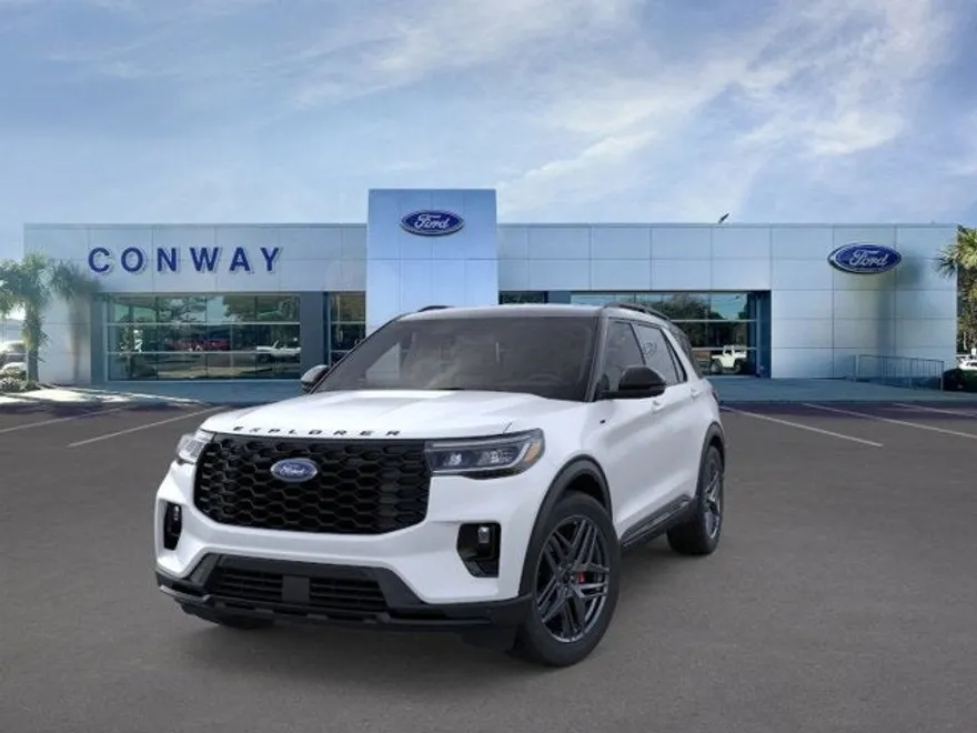 2025 Ford Explorer ST-Line photo 1
