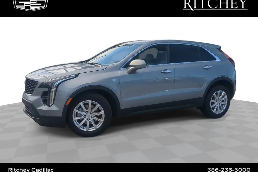2023 Cadillac XT4 Luxury photo 1