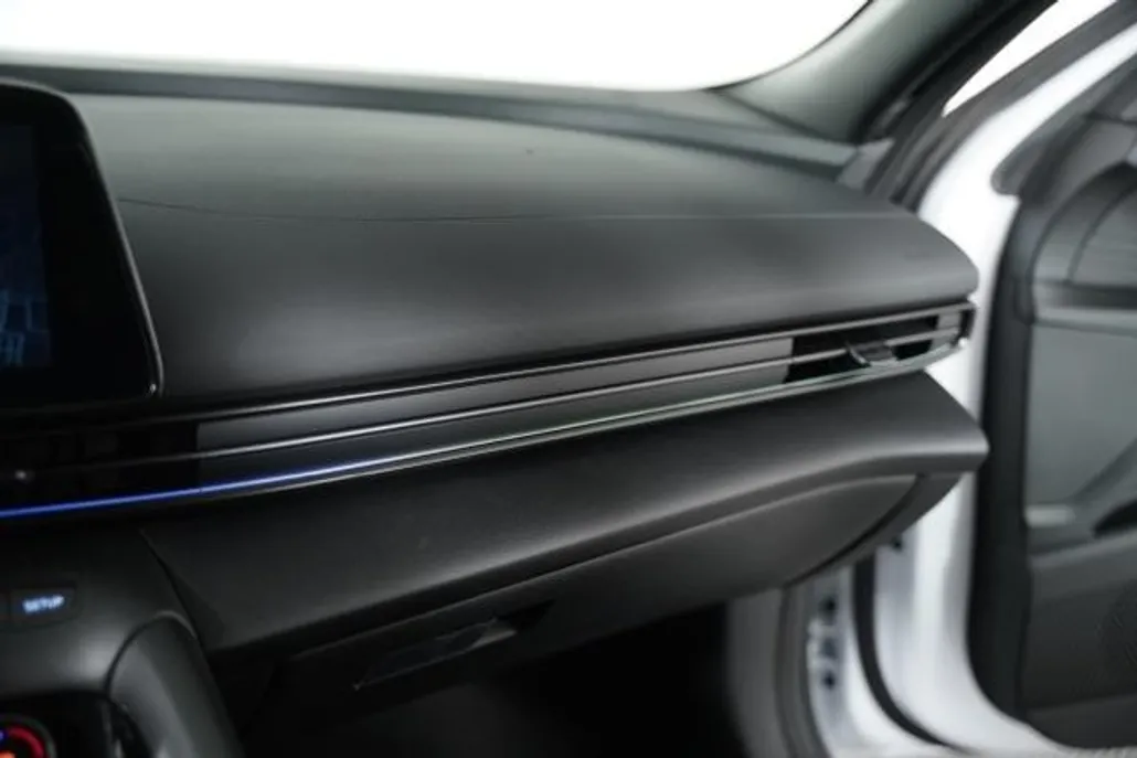2025 Hyundai Elantra Hybrid SEL Sport photo 1