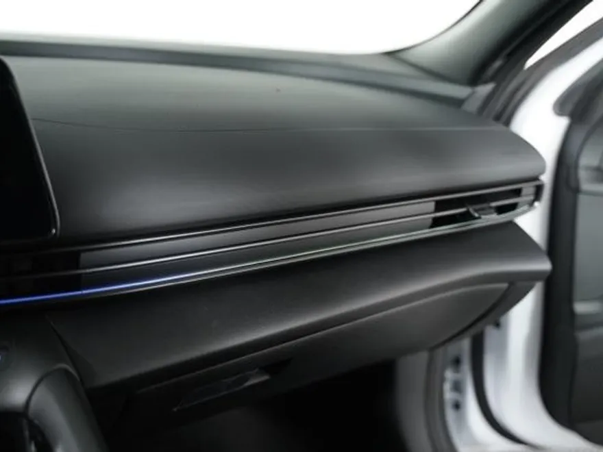 2025 Hyundai Elantra Hybrid SEL Sport photo 1