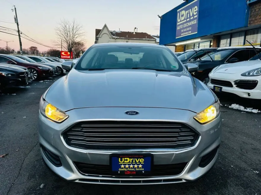 2014 Ford Fusion S photo 1