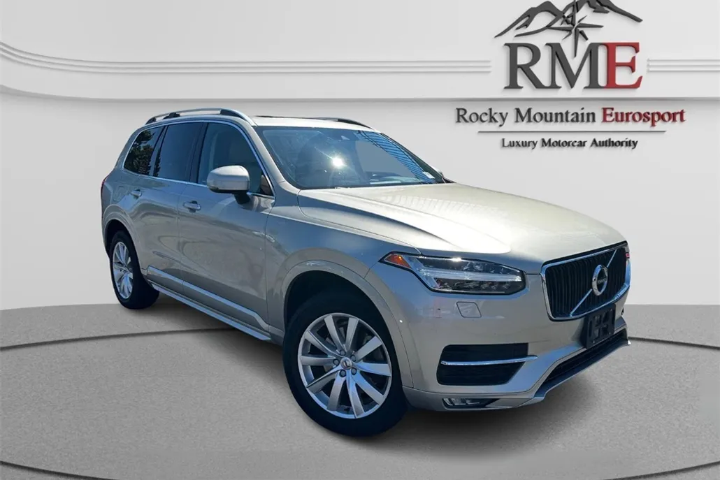 2016 Volvo XC90 T6 Momentum photo 1