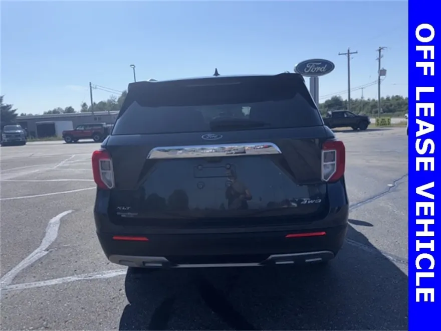 2023 Ford Explorer XLT photo 1