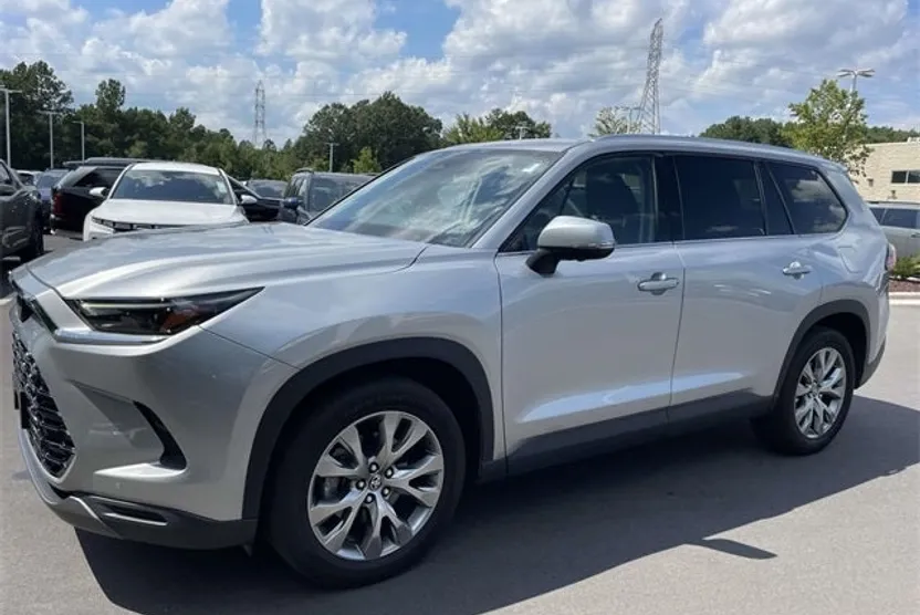 2024 Toyota Grand Highlander Limited photo 1