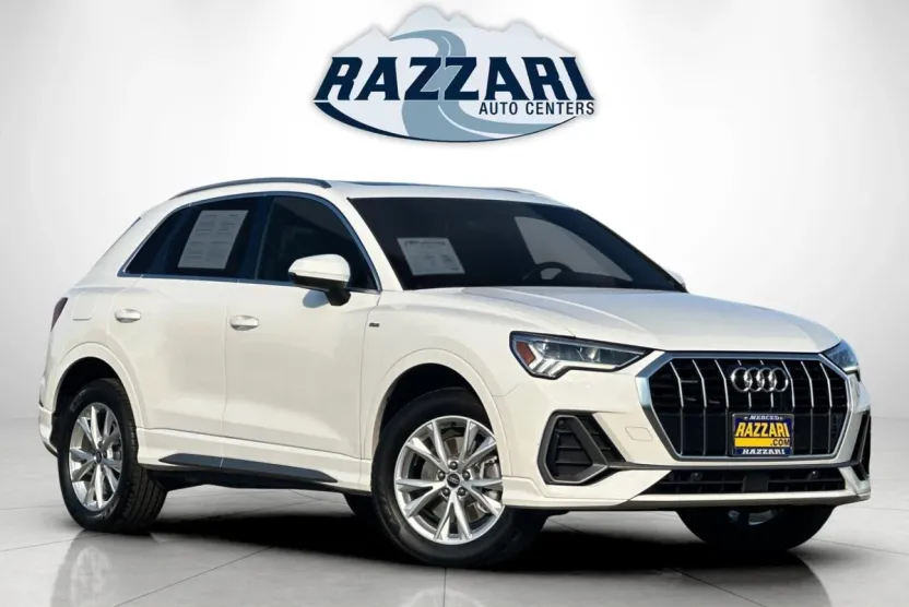 2023 Audi Q3 45 TFSI S line Premium photo 1