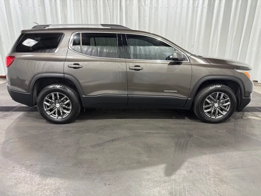 2019 Gmc Acadia SLT photo 1