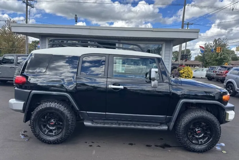 2009 Toyota FJ Cruiser Base photo 1