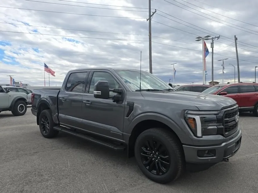 2025 Ford F-150 Lariat photo 1