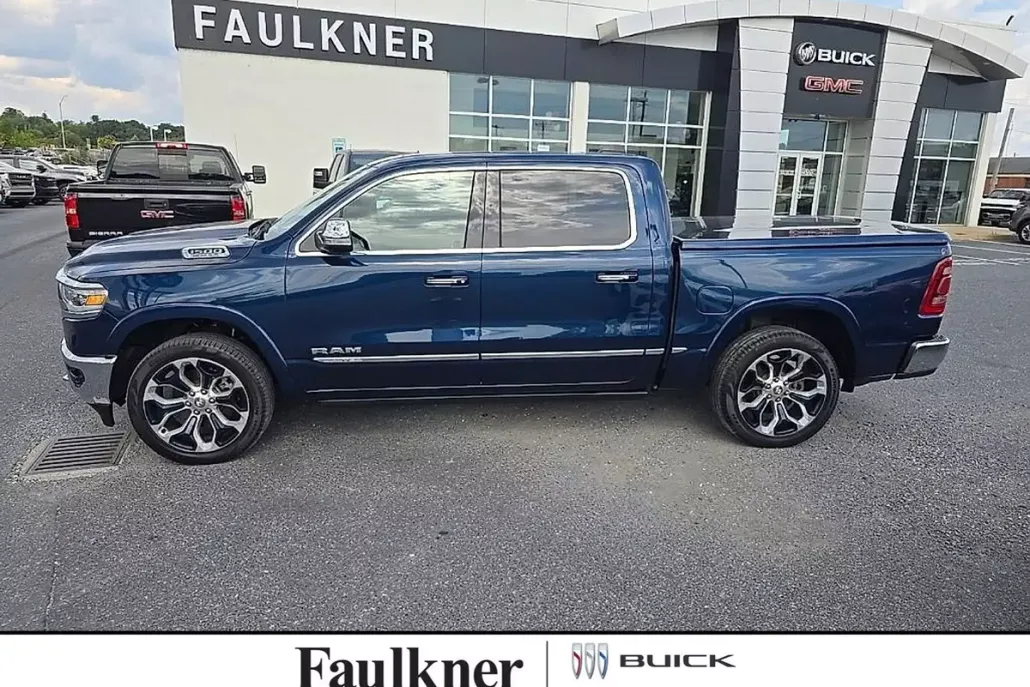 2022 Ram 1500 Limited photo 1