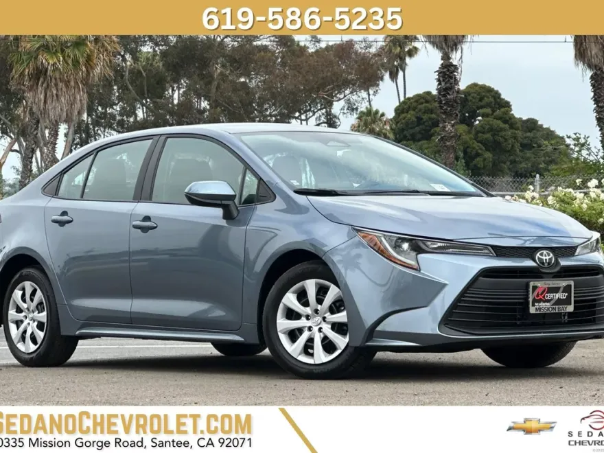 2024 Toyota Corolla LE photo 1