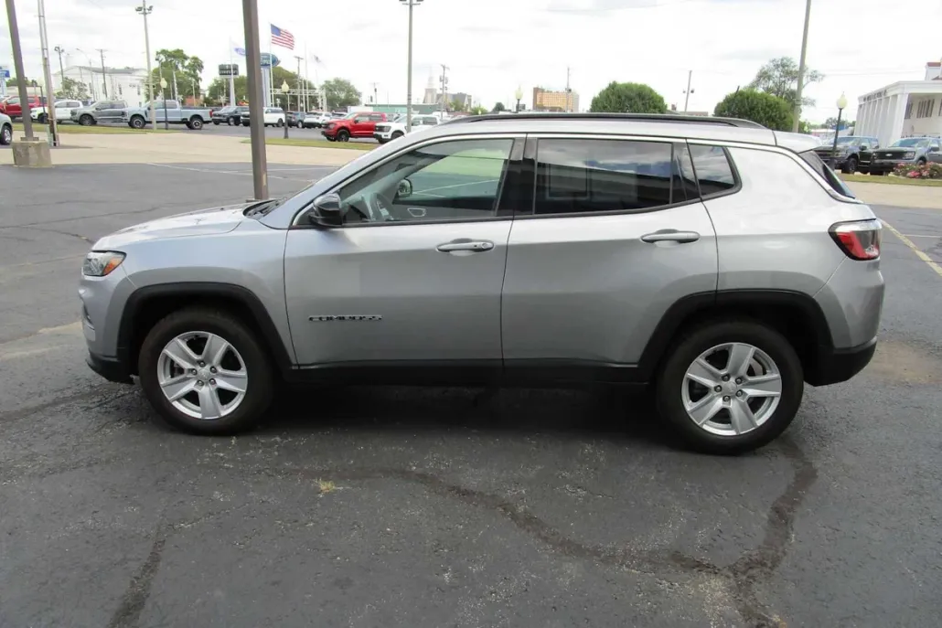 2022 Jeep Compass Latitude photo 1