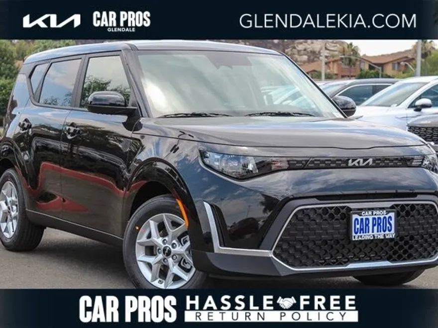 2023 Kia Soul GT-Line photo 1