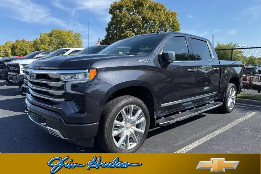 2023 Chevrolet Silverado 1500 High Country photo 1