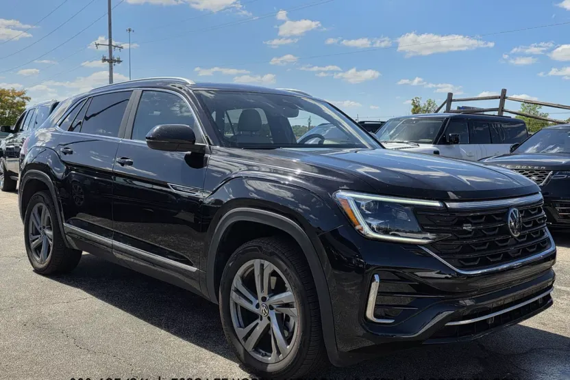 2024 Volkswagen Atlas Cross Sport SEL R-Line photo 1