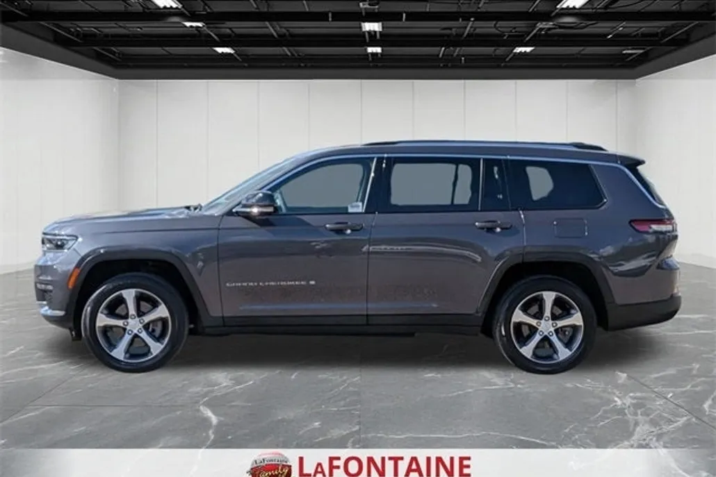 2023 Jeep Grand Cherokee Limited photo 1