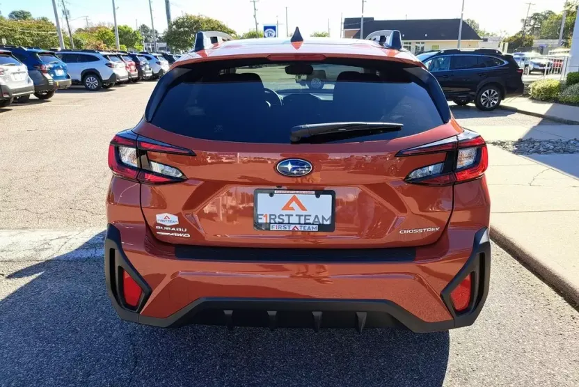 2025 Subaru Crosstrek Premium photo 1
