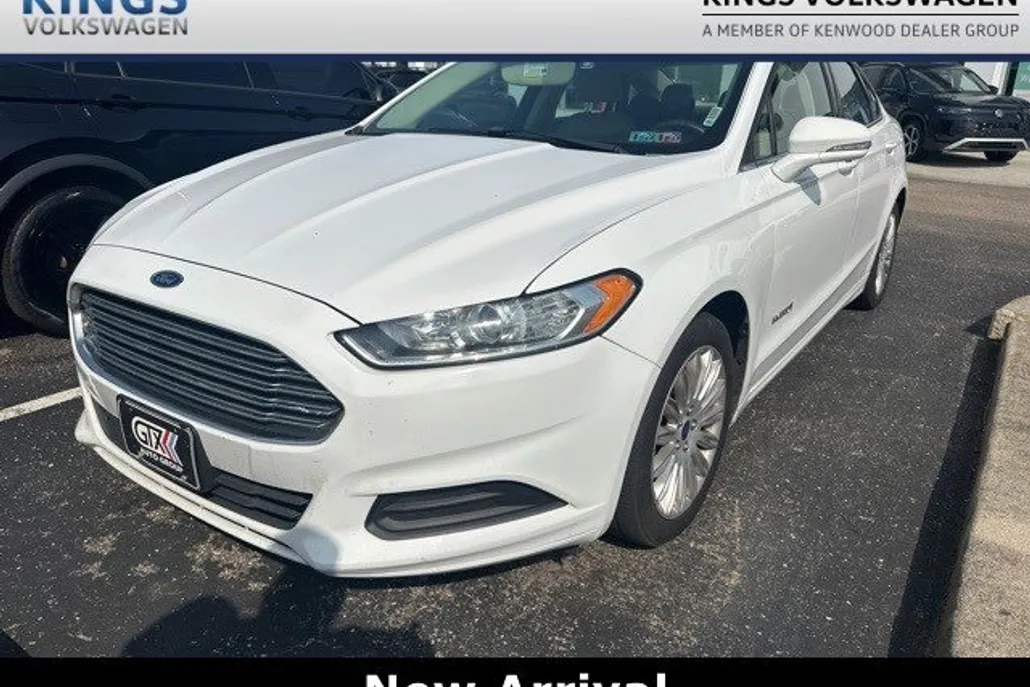 2016 Ford Fusion Hybrid SE photo 1